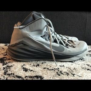 Gray Men’s Nike Basketball Sneakers